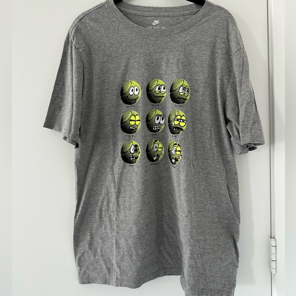 Nike t-shirt gray with Tennis ball print unisex